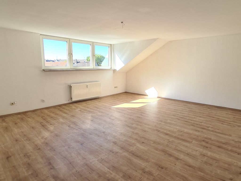 Viel Platz in toller 4,5 RaumWohnung nähe KarlMeyerStraße!
