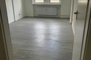Zentrale 3-Zimmer-Altbauwohnung – frisch renoviert und sofort bezugsbereit – 63065 Wilhelmschule, Offenbach am Main – Vorschaubild 2