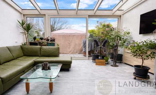 Top renoviertes Reihenmittelhaus in Orschel-Hagen mit Wintergarten und 
Garage