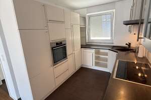 Modernes 6-Zimmer-Reihenhaus mit Garten und Stellplatz in Frankfurt-Sossenheim – 65936 Sossenheim, Frankfurt am Main – Vorschaubild 4