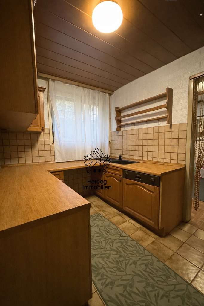 Immobilie in Besigheim - Attraktive Gelegenheit – Einfamilienhaus auf großem Grundstück mit herrlicher Aussicht - Bild 2