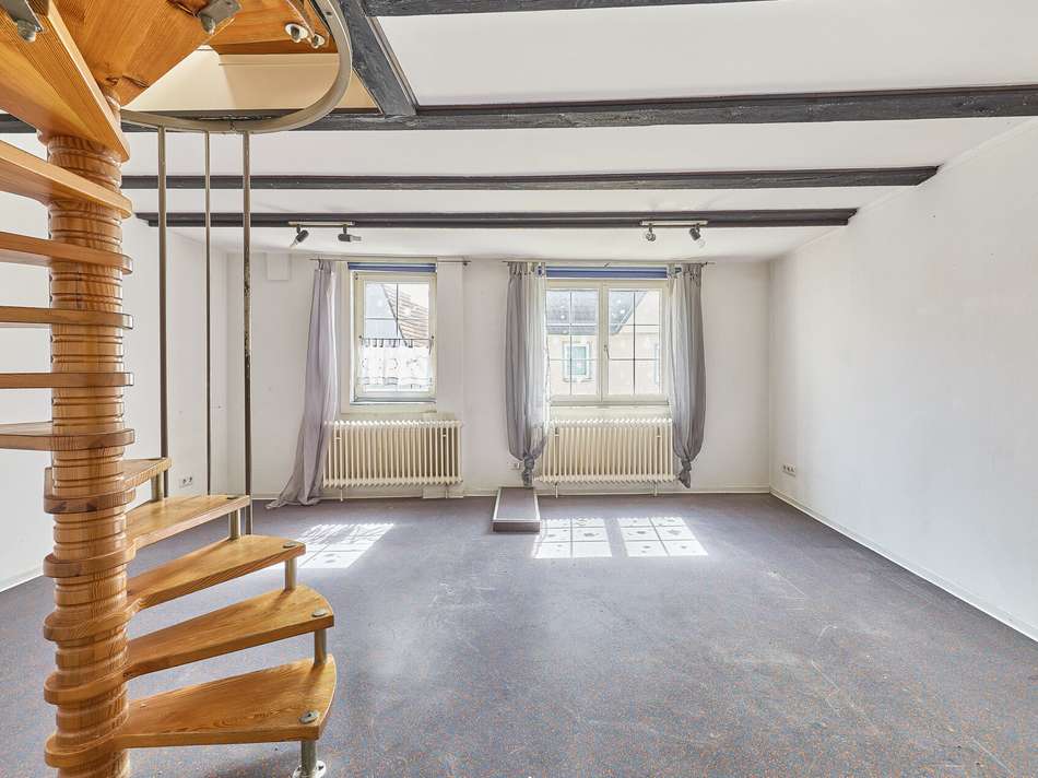 32 Eingangsbereich Wohnfläche 