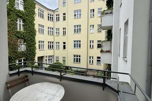 Savignyplatz on  your doorstep.   Move in ready. – Die vollständige Adresse der Immobilie erhältst du vom Anbieter., 10629 Charlottenburg, Berlin – Vorschaubild 14