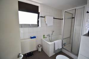 Gepflegtes Reihenmittelhaus mit grünem Ausblick, Balkon und ruhiger Wohnatmosphäre in Hardt – Die vollständige Adresse der Immobilie erhältst du vom Anbieter., 41169 Hardt-Mitte, Mönchengladbach – Vorschaubild 9
