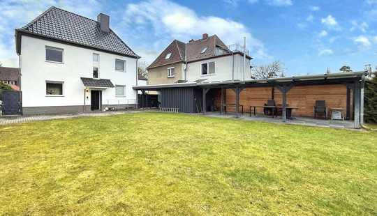 Bild von Stadtvilla in Celle mit Solaranlage, Spielplatzanlage, ausgebautem Keller, Carport und Terrasse