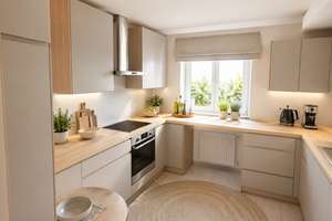 Besondere 4-Zimmer-Maisonettewohnung mit 4 Balkonen & Tiefgarage in Fürth – Nähe Wiesengrund – Die vollständige Adresse der Immobilie erhältst du vom Anbieter., 90762 Stadtpark, Stadtgrenze, Fürth – Vorschaubild 6
