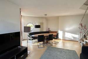 Charmante 3-Zimmer-Maisonettewohnung mit besonderem Wohngefühl in Erlangen-Büchenbach – Die vollständige Adresse der Immobilie erhältst du vom Anbieter., 91056 Büchenbach West, Erlangen – Vorschaubild 2