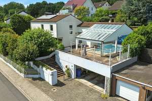 Wohnen in Top-Lage von Goldbach mit großem Grundstück! – Besonderes Wohnerlebnis im Architektenhaus – Die vollständige Adresse der Immobilie erhältst du vom Anbieter., 63773 Goldbach – Vorschaubild 2