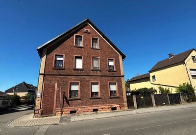Zweifamilienhaus mit Garten renovierungsbedürftig jedoch mit viel Potenzial!!