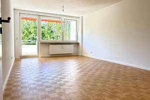 Erstbezug nach Kernsanierung: Helle 3-Zimmer-Wohnung mit Balkon & EBK in ruhiger Lage nahe U-Bahn