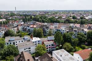 Schwachhausen: oberste Etage, gut aufgeteilte 3-4  Zimmerwohnung mit Lift, gr. Balkon u. TG-SP – Die vollständige Adresse der Immobilie erhältst du vom Anbieter., 28211 Gete, Bremen – Vorschaubild 3