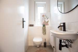 Haus-Feeling auf zwei Ebenen: Renovierte 3-Zi.-Wohnung mit Garten & Garage in Mainz-Finthen – Die vollständige Adresse der Immobilie erhältst du vom Anbieter., 55126 Finthen, Mainz – Vorschaubild 9