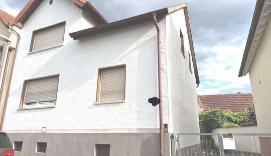 Bild von Doppelhaushälfte mit viel Platz, in gutem Zustand "Urberach"