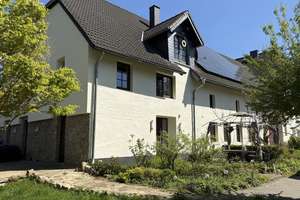 Zweifamilienhaus + Apartment – ideal auch für Tierhaltung
