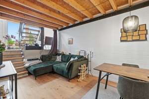 Luxuriöse Loft-Maisonette mit eigenem Eingang, Stellplatz, Sonnenbalkon & Stadthausgefühl – 51145 Eil, Köln – Vorschaubild 9