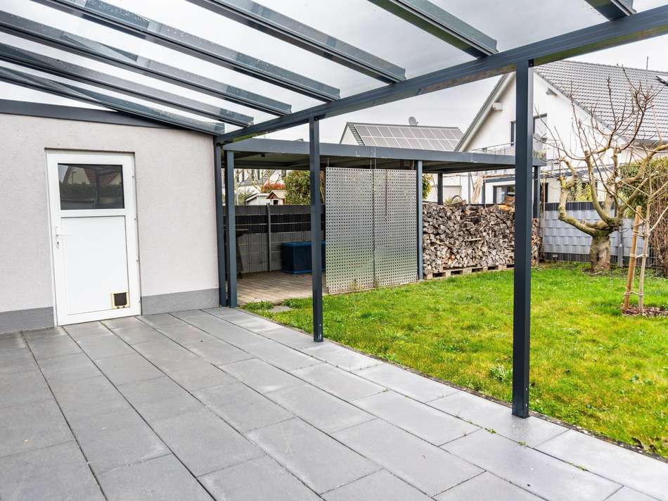 Terrasse mit Garten und Zugang