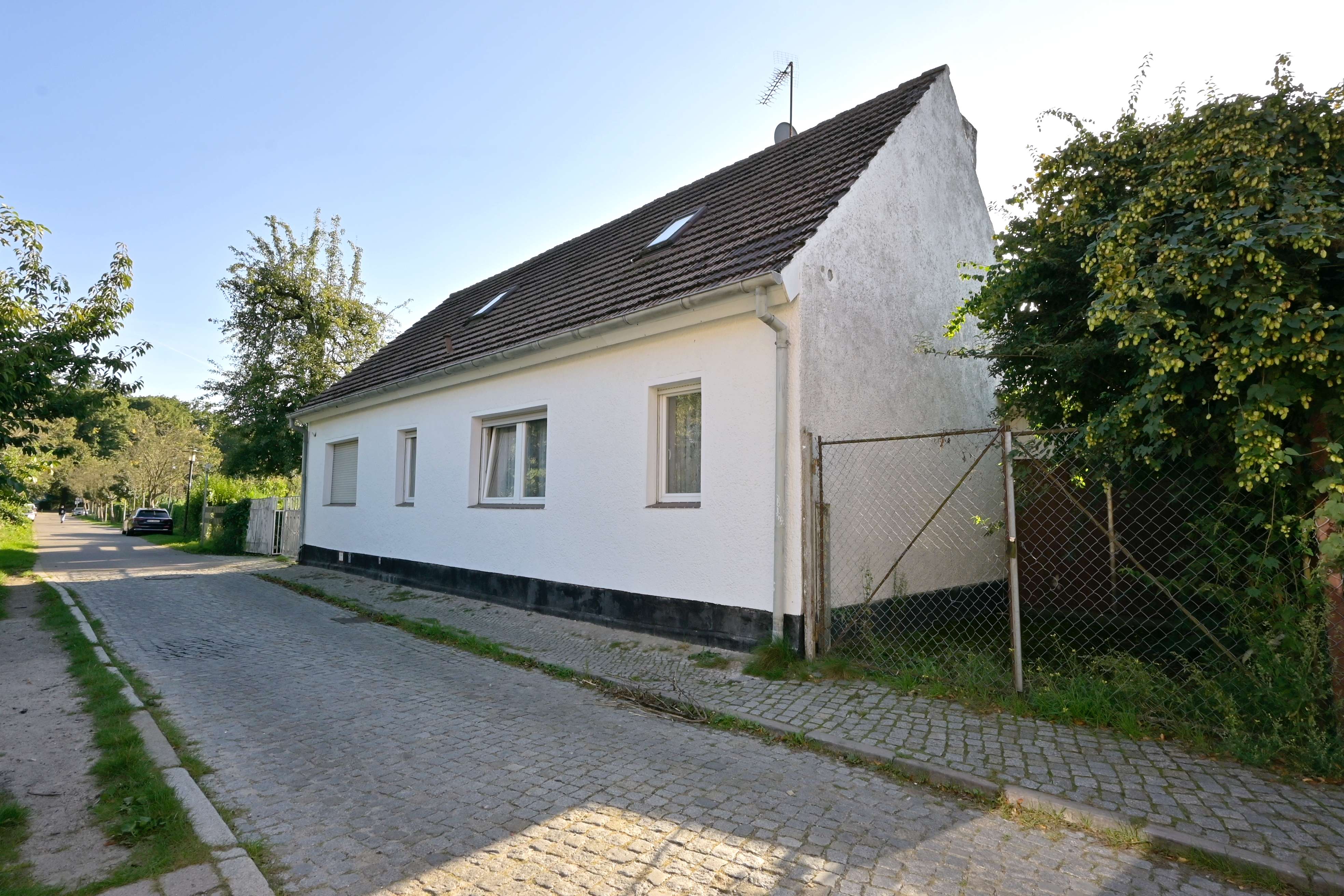 Top Lage! Einfamilienhaus in grüner Umgebung fußläufig zum Schloss Oranienburg, Oberhavel Kreis – Bild 2