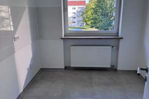 Hochwertig sanierte 3,5-Zimmer-Wohnung mit großem Süd-Balkon in München-Forstenried – 81475 Fürstenried-West, München – Vorschaubild 3