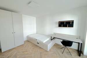 Schlichtes aber modernes Design der Möblierung in der 1-Zimmerwohnung in Treptow – Otto-Franke-Straße 45, 12489 Adlershof, Berlin – Vorschaubild 1