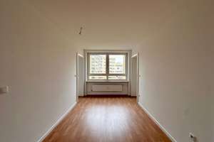 Moderne 3-Zimmer-Wohnung mit Balkon in Nürnberg – Burgsalacher Straße  25, 90449 Röthenbach Ost, Nürnberg – Vorschaubild 4