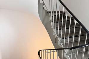 "Charmanter Altbau: 3-Zimmer-Wohnung in Grafenberg" - Balkon zum Garten – Simrockstr. 44, 40235 Grafenberg, Düsseldorf – Vorschaubild 5