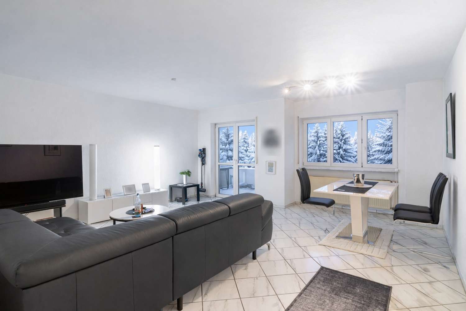 Immobilie in Kelkheim - Attraktive 2-Zimmer-Eigentumswohnung mit Potenzial – solide Kapitalanlage mit Perspektive - Bild 0