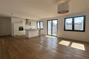 Top Wohnung mit Balkon und EBK in der Innenstadt!
