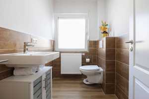 Sonnenbaden: DHH inkl. Werkstatt mit Garten in urbaner Lage – Main-Kinzig-Kreis – Vorschaubild 5