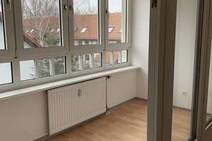 Wohnen ab 55 Jahren: Seniorenwohnung im Dachgeschoss mit Wintergarten – Am Rohrgarten 89, 14163 Nikolassee, Berlin – Vorschaubild 4