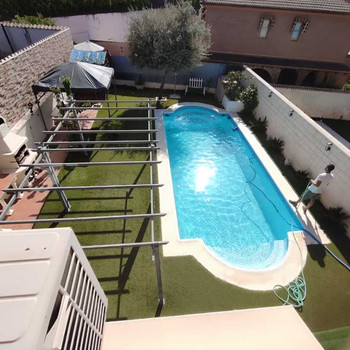 WUNDERSCHÖNE DOPPELHAUSHÄLFTE MIT POOL und Solaranlagen