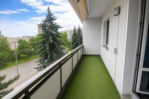 Attraktive, demnächst frei werdende Eigentumswohnung mit Balkon und schönem Grünblick – Die vollständige Adresse der Immobilie erhältst du vom Anbieter., 4209 Grünau-Mitte, Leipzig – Vorschaubild 2