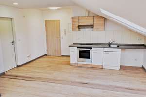 Helle und frisch renovierte 3-Zimmer-Dachgeschosswohnung in beliebter Wohnlage von Reislingen – Die vollständige Adresse der Immobilie erhältst du vom Anbieter., 38446 Reislingen, Wolfsburg – Vorschaubild 6
