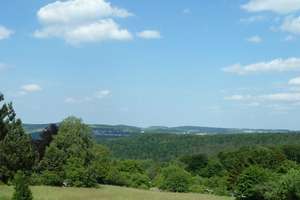 Traumaussicht! Wunderschöne 2,5 Zimmer-Wohnung mit neuwertiger Küche