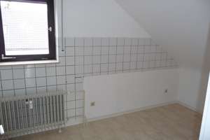 Geräumige 2 1/2-Zimmer-Dachgeschosswohnung in ruhiger Wohnlage von KA-Grötzingen – Die vollständige Adresse der Immobilie erhältst du vom Anbieter., 76229 Grötzingen, Karlsruhe – Vorschaubild 7