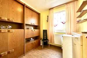 Großzügiges 1- bis 2-Familienhaus mit Garagen, großer Terrasse und Garten! – Bayreuth (Kreis) – Vorschaubild 8
