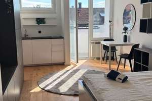 4,5 % Rendite - Kernsaniert, möbliert, vermietet - 1-Zi. Whg mit Balkon direkt an der U-Bahn