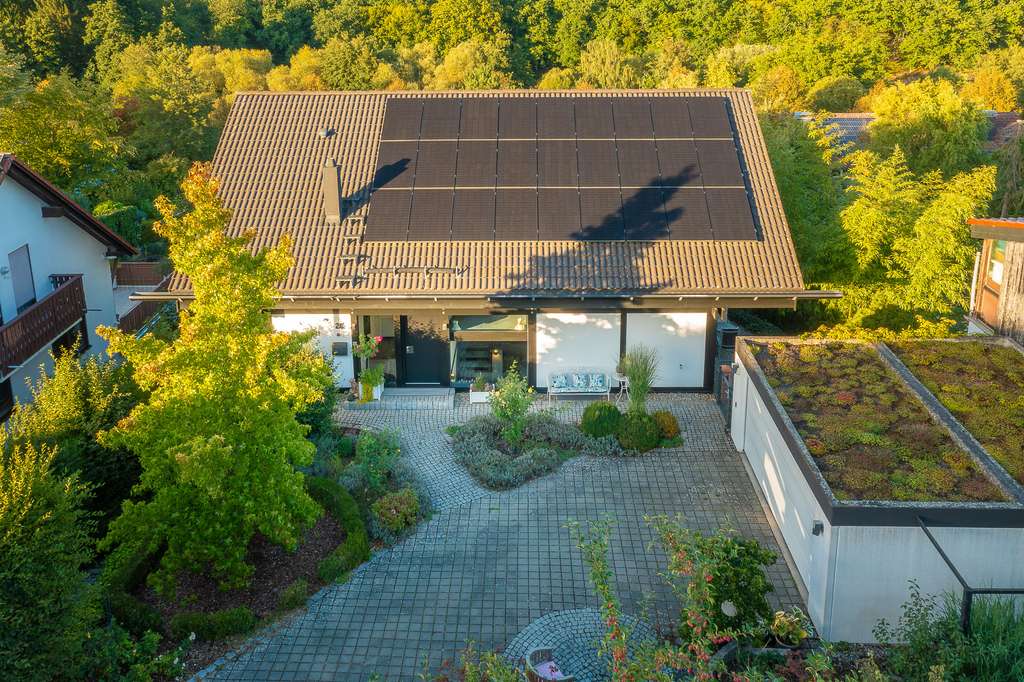 Immobilie in Wehrheim - HUF HAUS mit fantastischer Raumaufteilung und exzellenter Energieeffizienzklasse aus 2004 - Bild 2