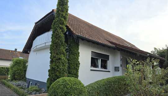 Bild von Großzügiges Wohnhaus mit schöner Terrasse und Gartengrundstück in EICH
