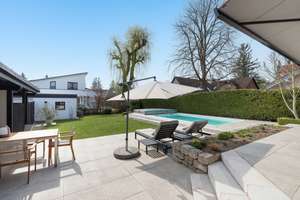 AIGNER - Exklusives Einfamilienhaus mit traumhaftem Südgarten und Pool – Die vollständige Adresse der Immobilie erhältst du vom Anbieter., 82194 Gröbenzell – Vorschaubild 2