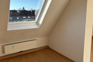Charmante DG-Wohnung mit viel Licht in Essen-Frohnhausen sucht ab Mai neuen Mieter*in – Rankestr. 2, 45144 Frohnhausen, Essen – Vorschaubild 9