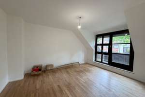 Modernisierte 3-Zimmer Dachgeschoss Wohnung - 2 Balkone + 2 Badezimmer – Waldschmidtstraße 5, 81545 Harlaching, München – Vorschaubild 14