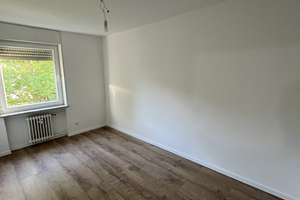 Zweitbezug nach Renovierung – 5-Zimmer-Wohnung mit 104 m² im schönen Biebrich – Die vollständige Adresse der Immobilie erhältst du vom Anbieter., 65203 Biebrich, Wiesbaden – Vorschaubild 12