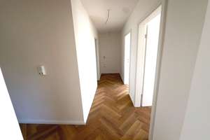 Komplett renovierte 3-Zimmer-Wohnung mit Balkon in Oberschleißheim – Die vollständige Adresse der Immobilie erhältst du vom Anbieter., 85764 Oberschleißheim – Vorschaubild 4