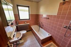 Großzügiges Ein- bis Zweifamilienhaus in ruhiger und gefragter Lage von Ransbach-Baumbach – Die vollständige Adresse der Immobilie erhältst du vom Anbieter., 56235 Ransbach-Baumbach – Vorschaubild 8