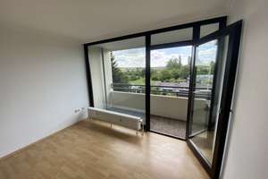 H-Bemerode, Bindingweg 1, helle 2 Zi-Whg., 62 m², Balkon m. Weitblick, EBK, 4. OG, Aufzug, Wannenbad – Bindingweg 1, 30559 Bemerode, Hannover – Vorschaubild 1