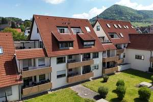 IDYLLE – Modernisierte, top vermietete 2-Zimmer-Wohnung mit Balkon, EBK und TG-Stellplatz in Beuren – Die vollständige Adresse der Immobilie erhältst du vom Anbieter., 72660 Beuren – Vorschaubild 2