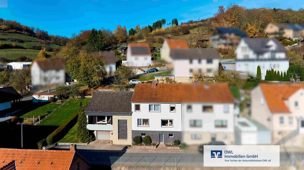 Immobilie in Beverungen - Charmante Doppelhaushälfte mit Garten & Weitblick - Bild 0