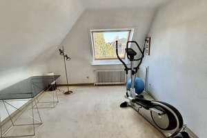 Willkommen in Ihrem neuen Zuhause.
Geräumiges und gepflegtes 7-Zimmer-Haus – Die vollständige Adresse der Immobilie erhältst du vom Anbieter., 22397 Lemsahl-Mellingstedt, Hamburg – Vorschaubild 11