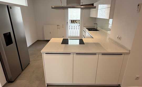 ++ SANIERTE, helle 4 ZKBBalkon Wohnung im 1.OG eines 8-Parteienhauses in MA-Zentrum B2 ! ++