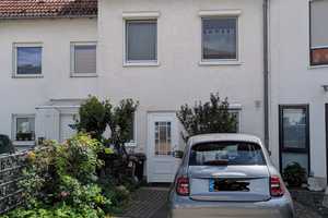 Von Privat!  Ihr neues Familiendomizil in ruhiger Lage 5-Zimmer-Reihenhaus in Hofheim am Taunus – In der Spilsit 7a, 65719 Main-Taunus-Kreis – Vorschaubild 1